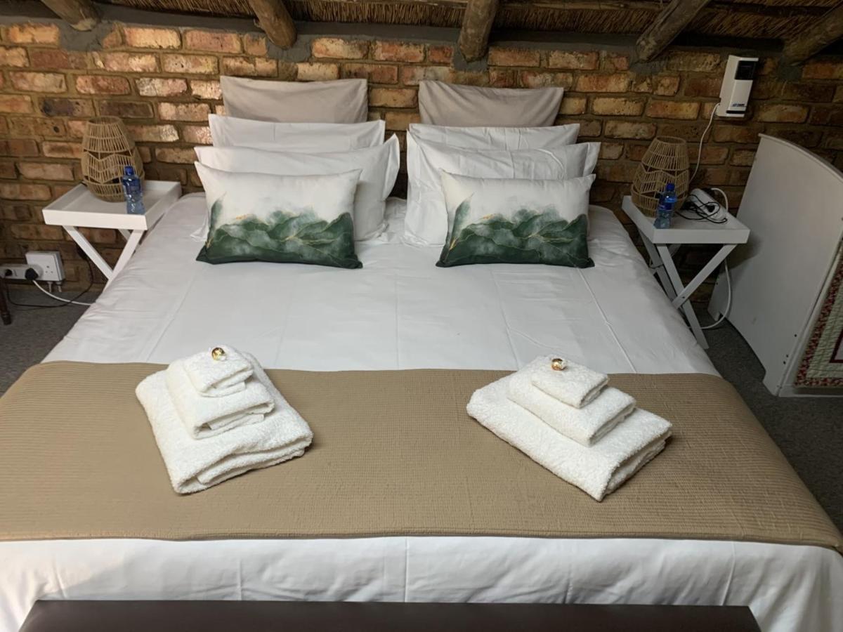 Sunset Guesthouse And Venue Cullinan Meule Ngoại thất bức ảnh